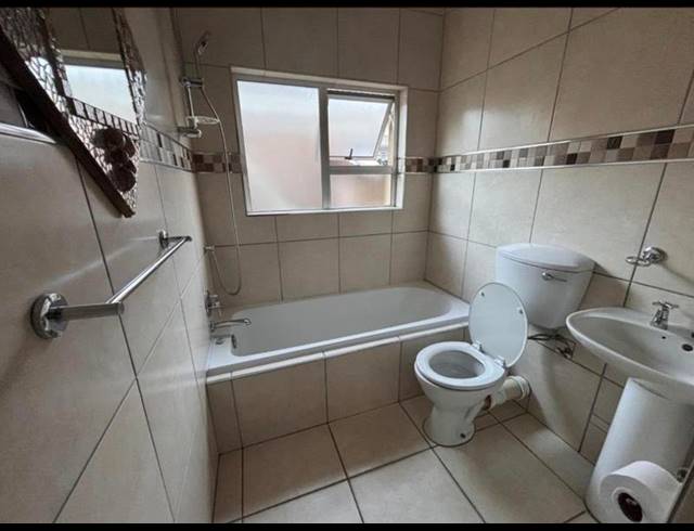 5 BEDROOM PROPERTY TO RENT IN CLAREMONT